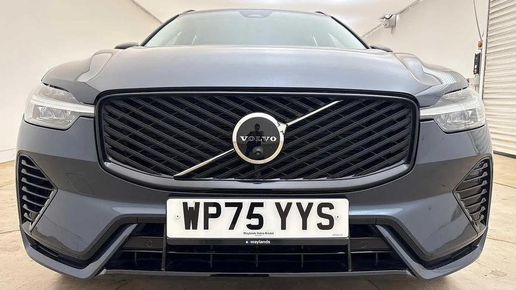 Volvo XC60 Plus Black Edition Black #23