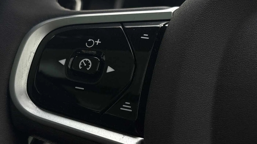 Volvo XC90 B5 P Awd Plus Dark Grey #31
