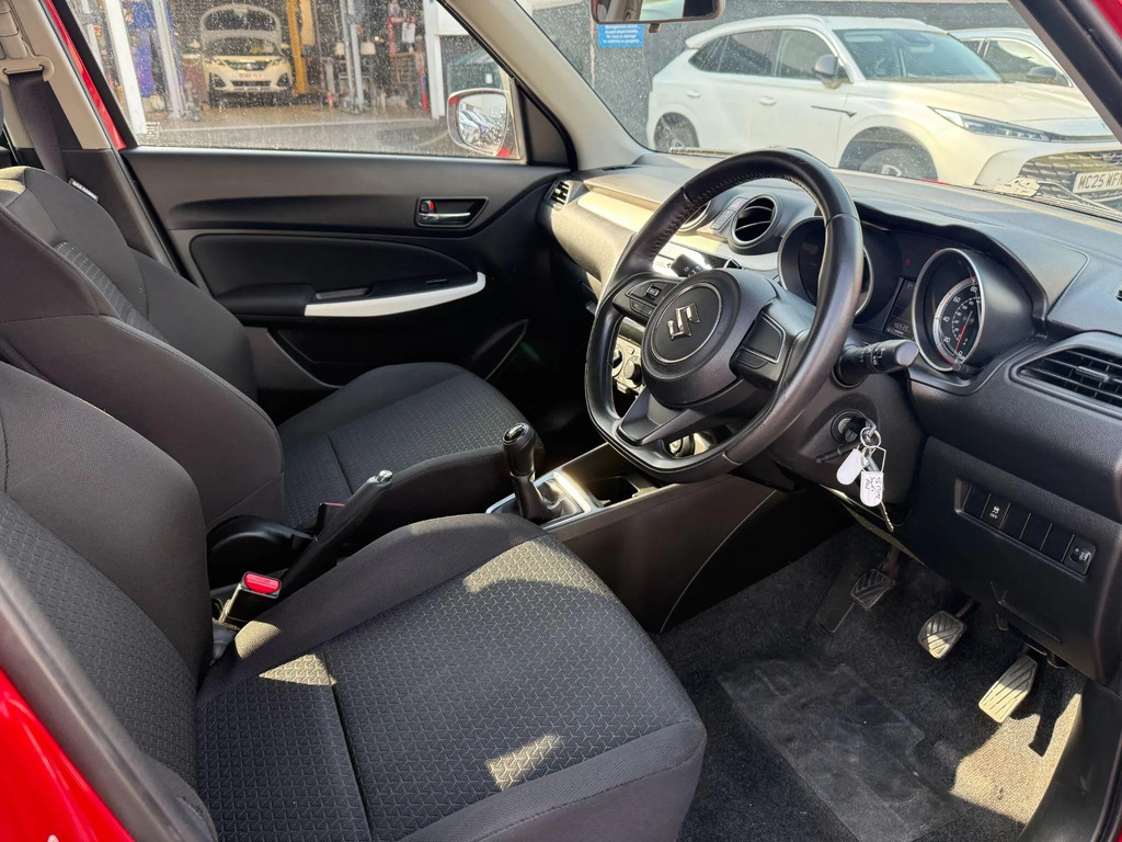 Suzuki Swift Hatchback 1.0 Red #13