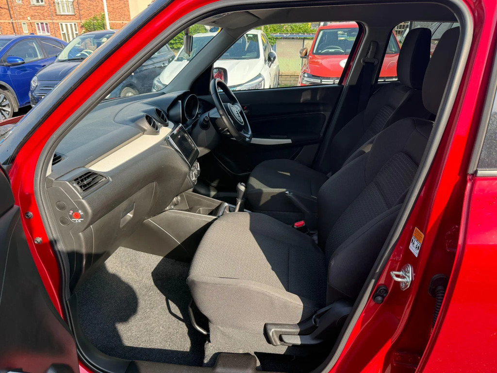Suzuki Swift Hatchback 1.0 Red #32