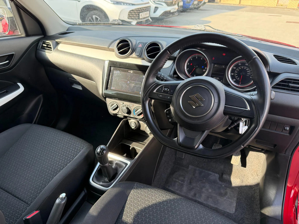 Suzuki Swift Hatchback 1.0 Red #10