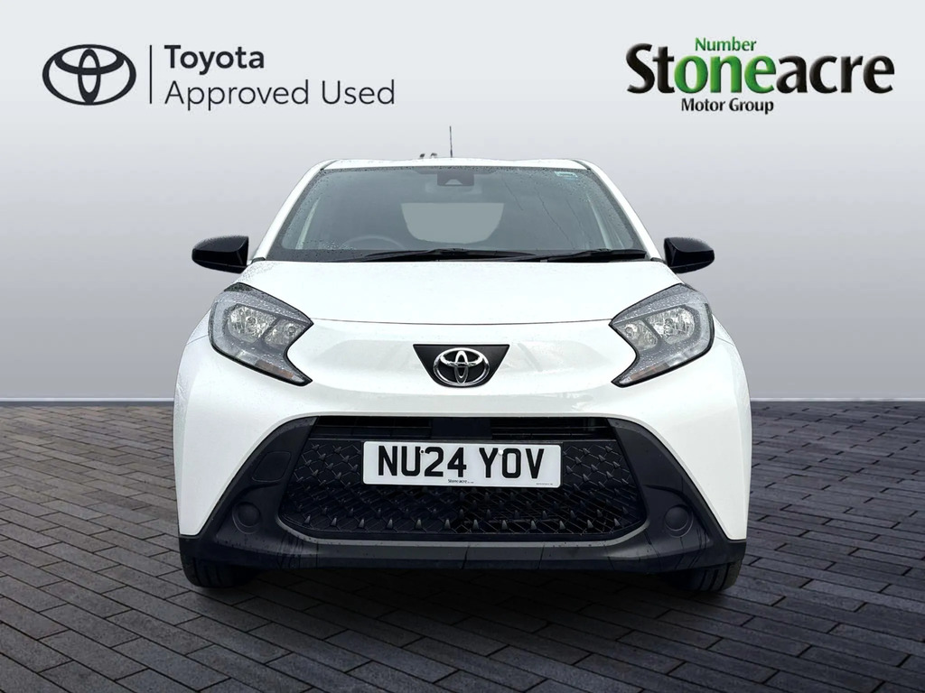 Toyota Aygo X Pure Automatic White #8
