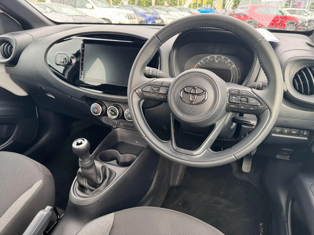 Toyota Aygo X Pure Automatic White #16