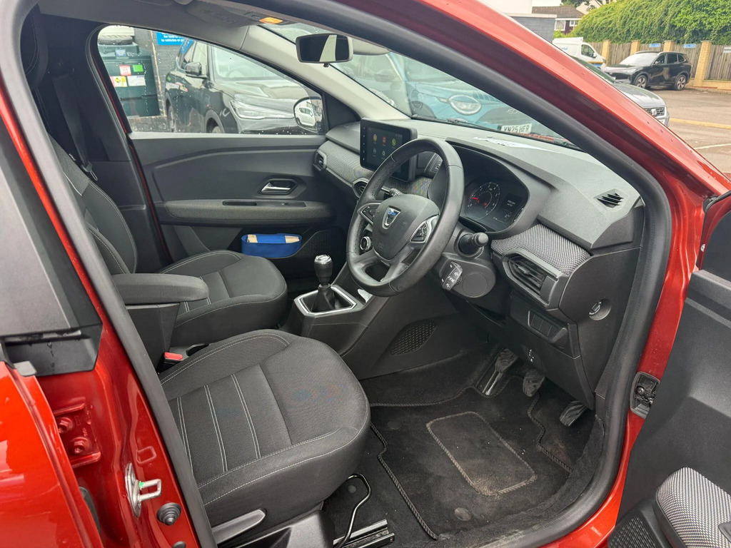 Dacia Jogger 1.0L Essential Tce 109 Bhp Grey #13