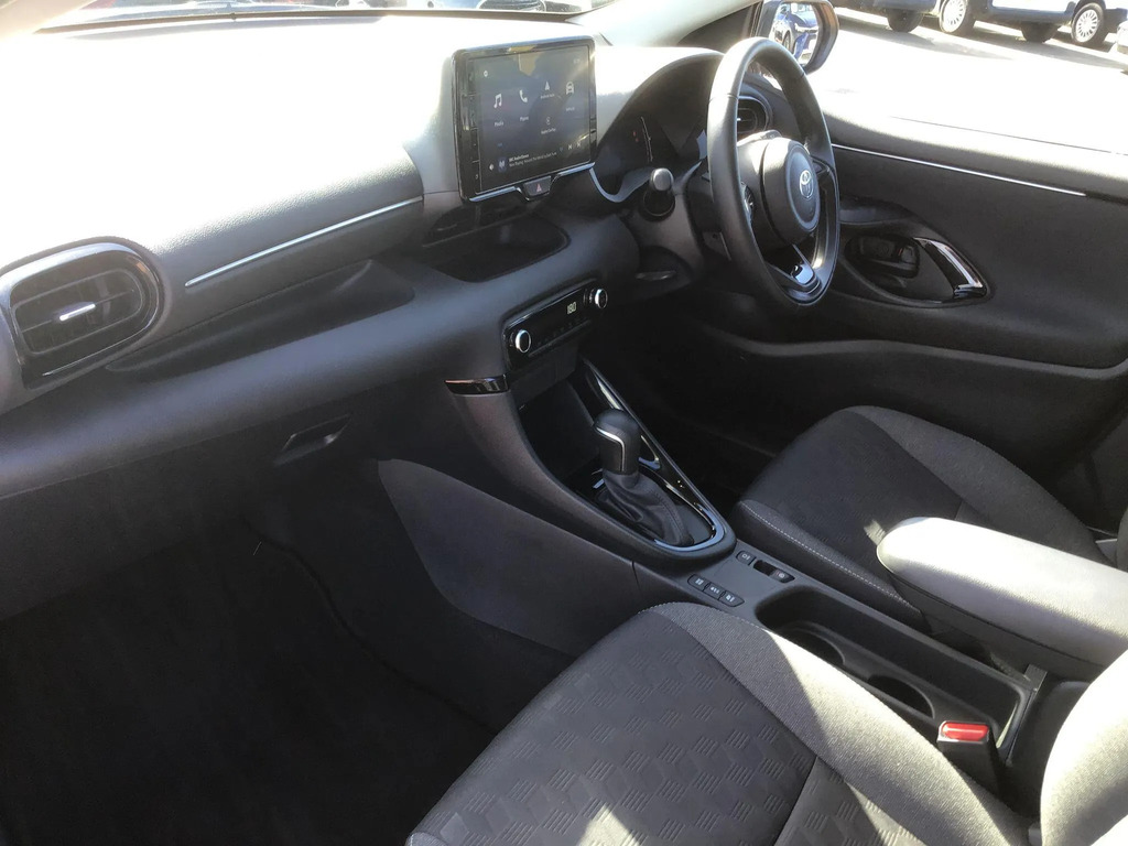 Toyota Yaris 1.5 Hybrid Design ND24XRF #5