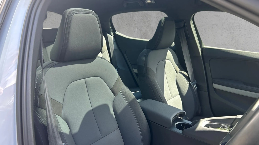 Polestar 2 Hatchback Black #19