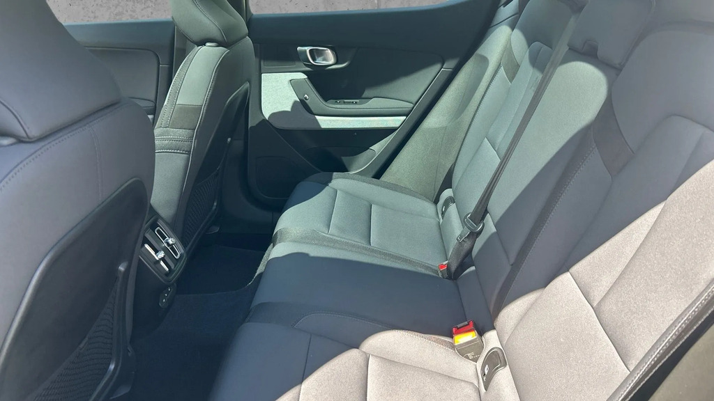 Polestar 2 Hatchback Black #24