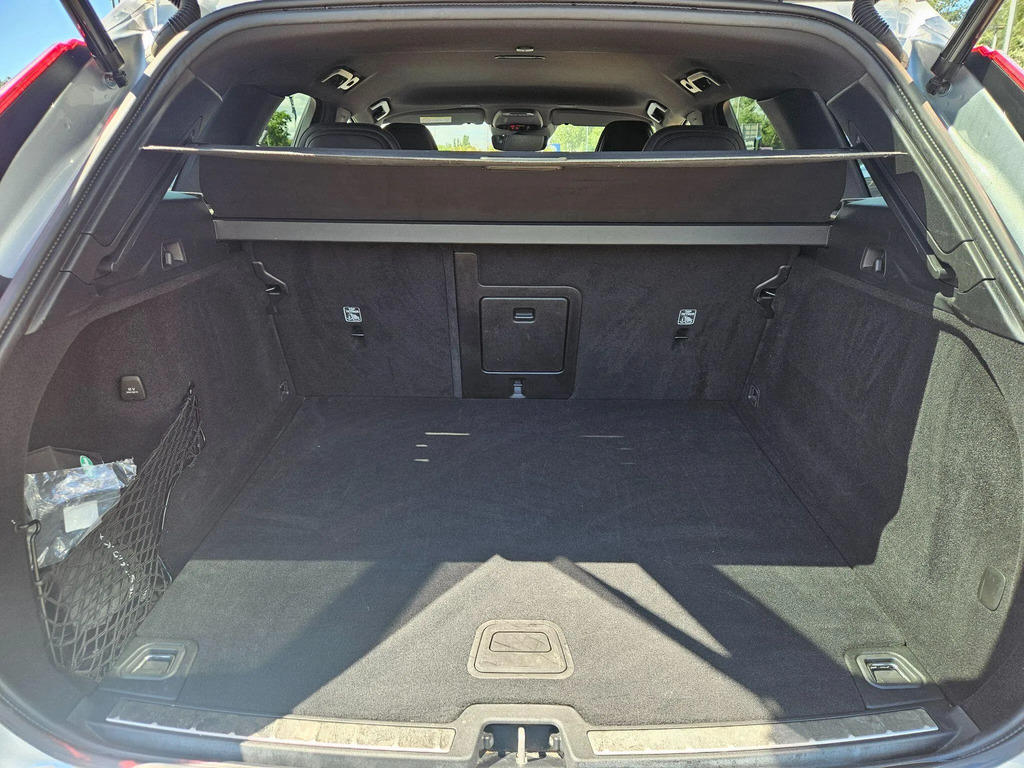 Volvo XC60 Red #10