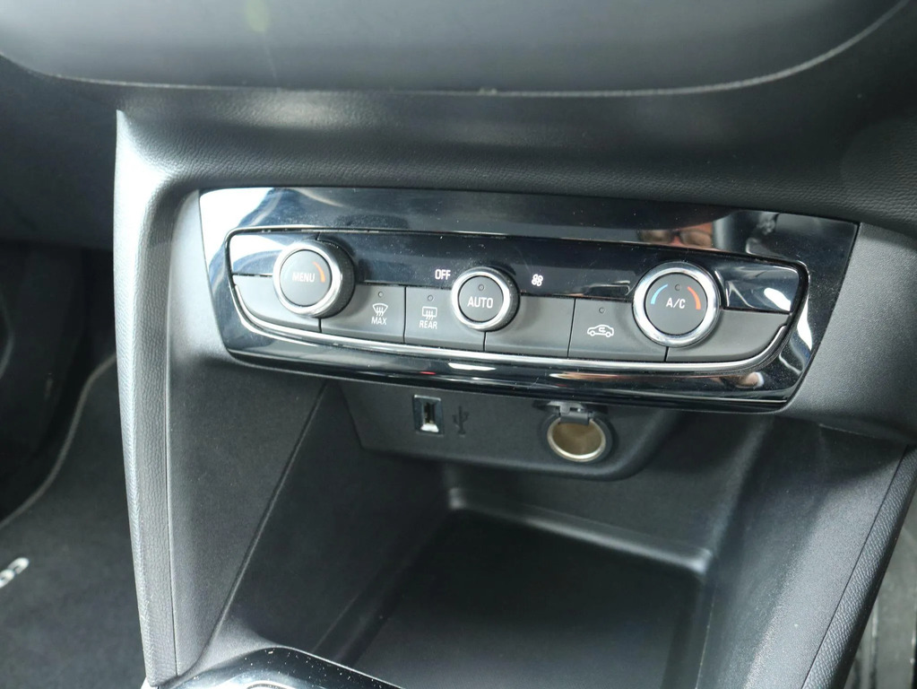 Vauxhall Corsa-e Corsa E Elite Nav Premium White #22