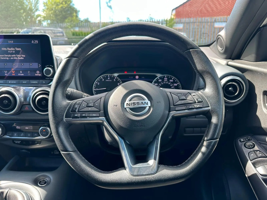 Nissan Juke Acenta White #4