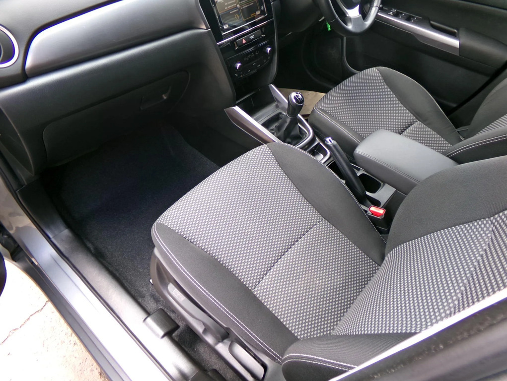 Suzuki Vitara Suv Silver #15