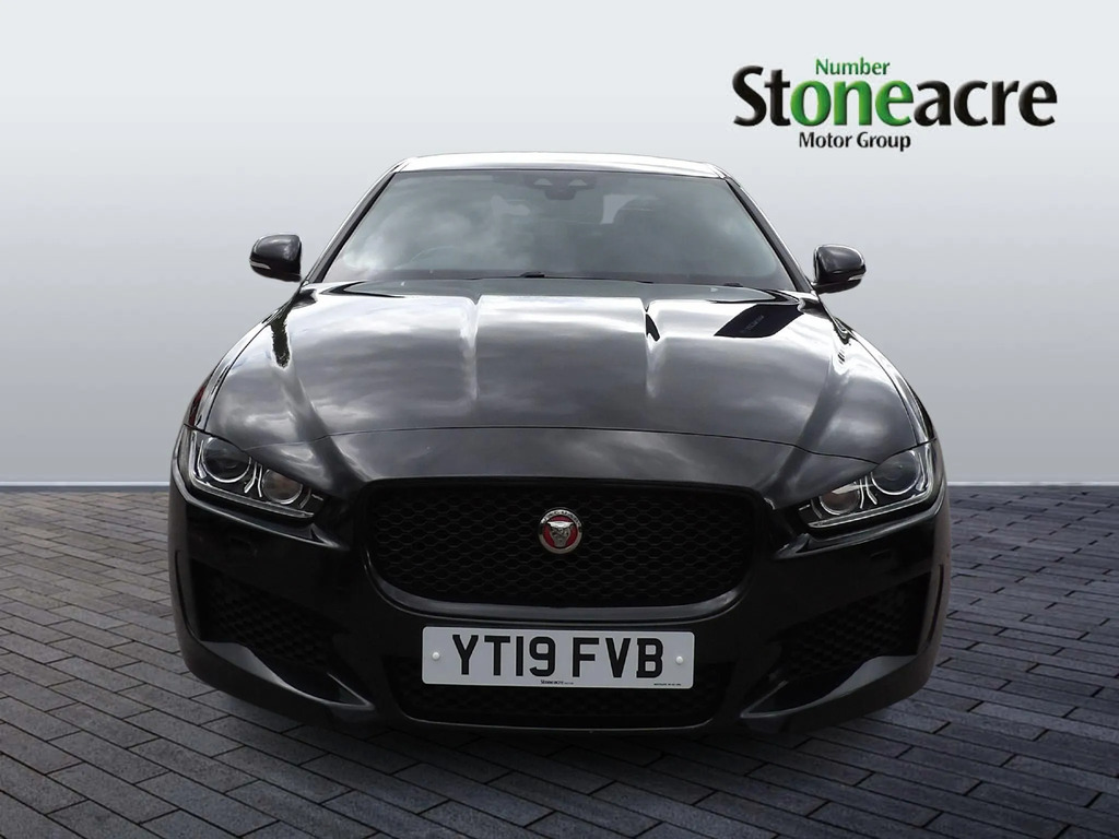 Jaguar XE R-dynamic S Black #8