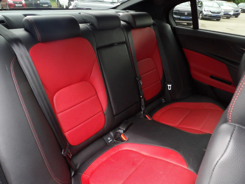 Jaguar XE R-dynamic S Black #11