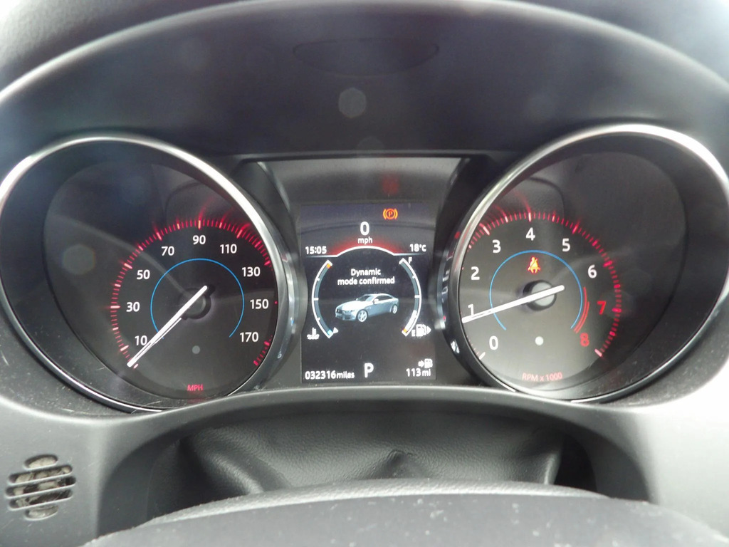 Jaguar XE R-dynamic S Black #30