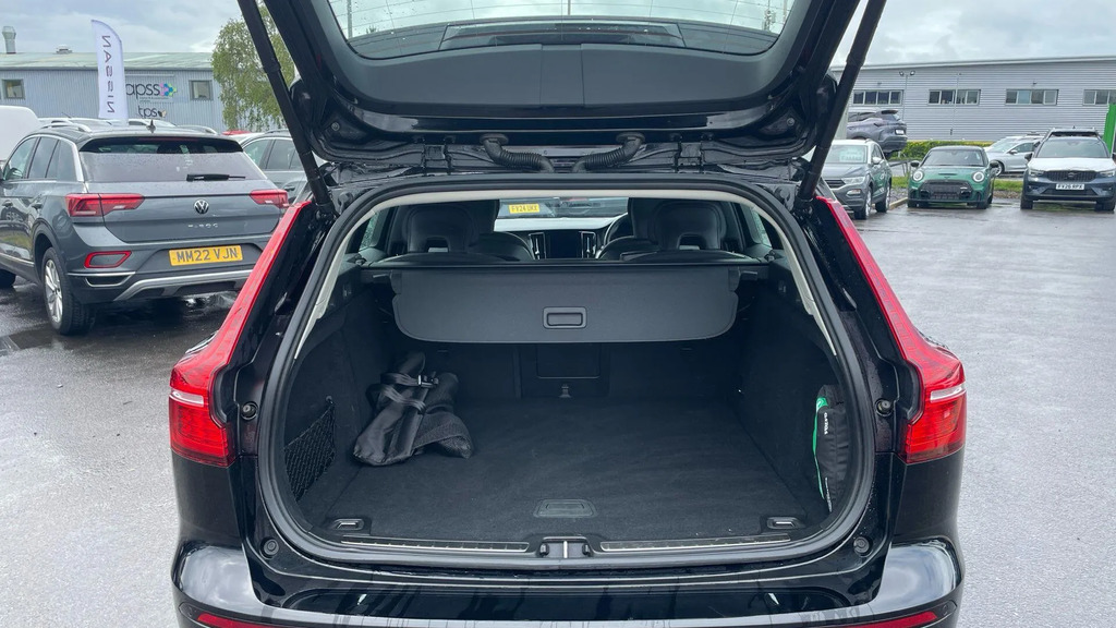 Volvo V60 Ultimate Black #13