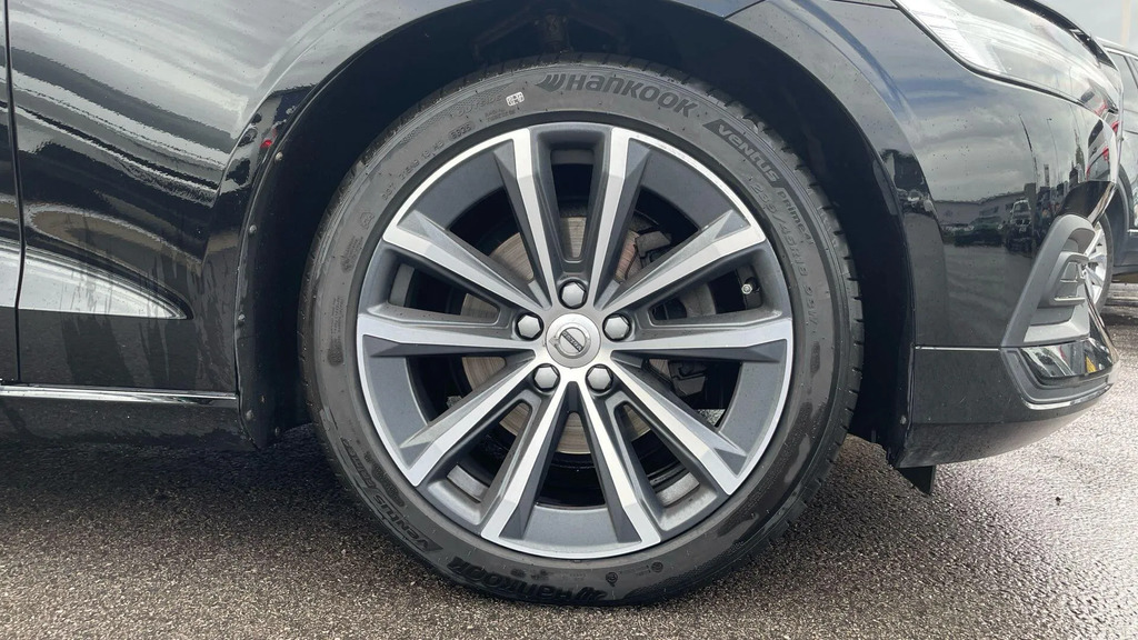 Volvo V60 Ultimate Black #9