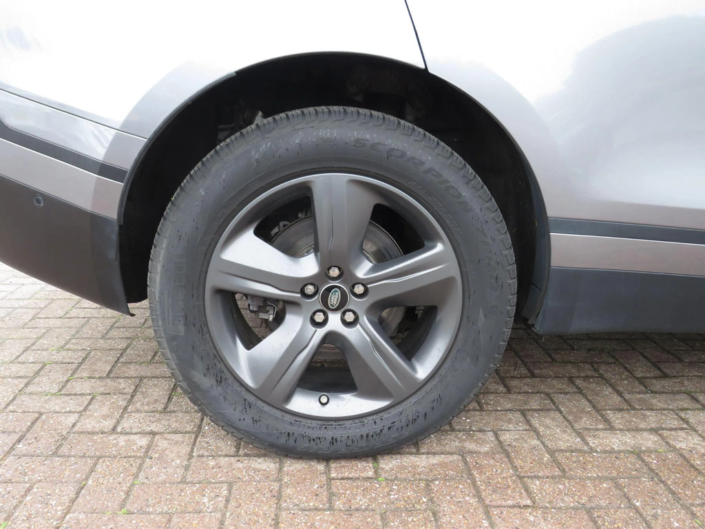 Land Rover Range Rover Velar 3.0 P400 R-dynamic Hse Grey #9