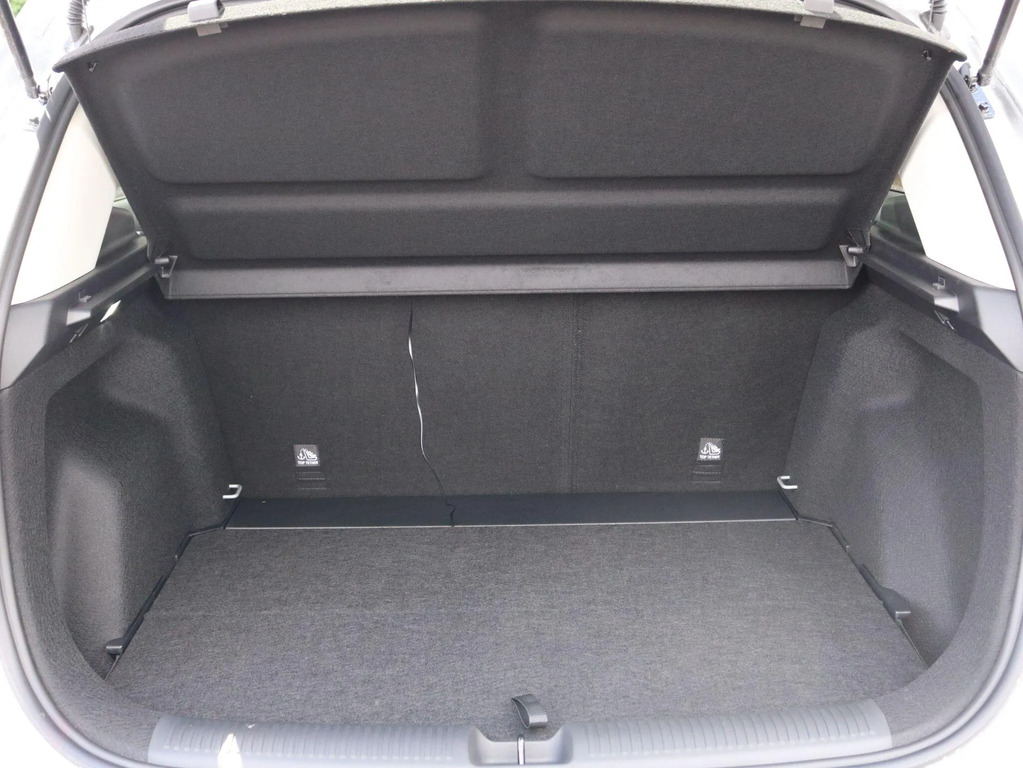 MG ZS Hybrid Trophy Black #10