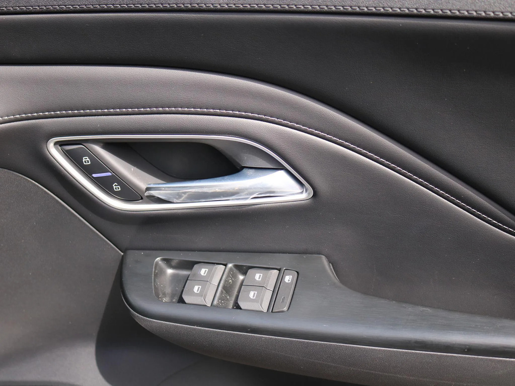 MG ZS Hybrid Trophy Black #25