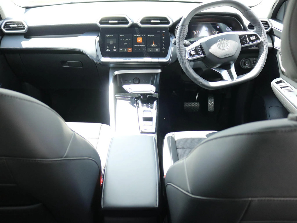 MG ZS Hybrid Trophy Black #12