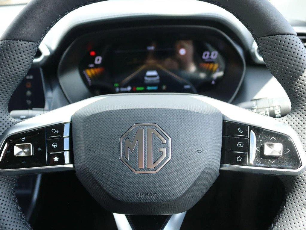 MG ZS Hybrid Trophy Black #15