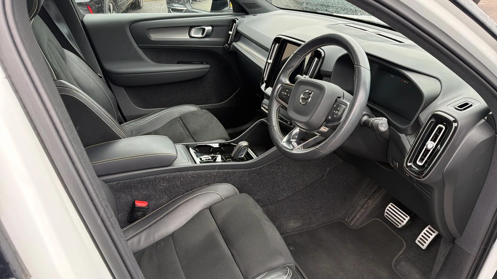 Volvo XC40 R-design Pro T3 163 Hp  #4