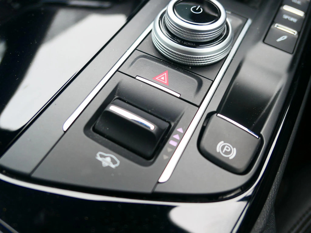 Maserati Levante Grey #28