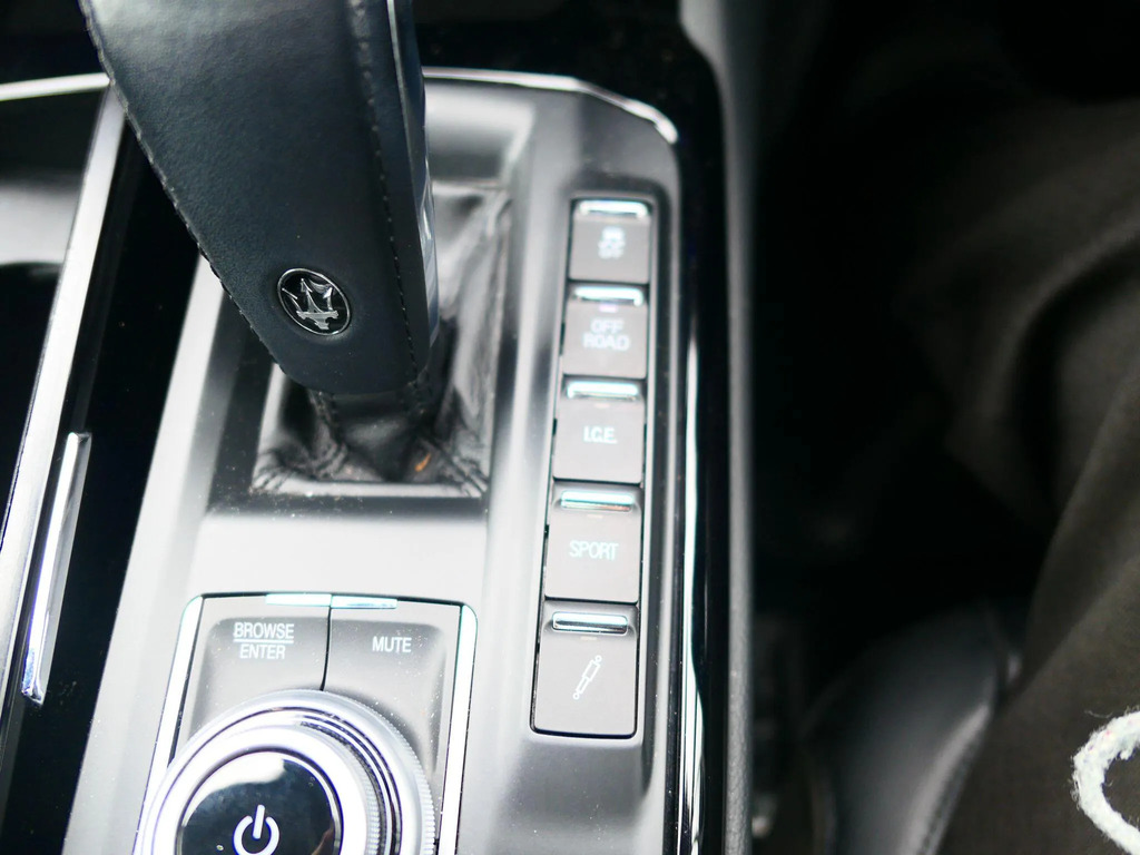 Maserati Levante Grey #13