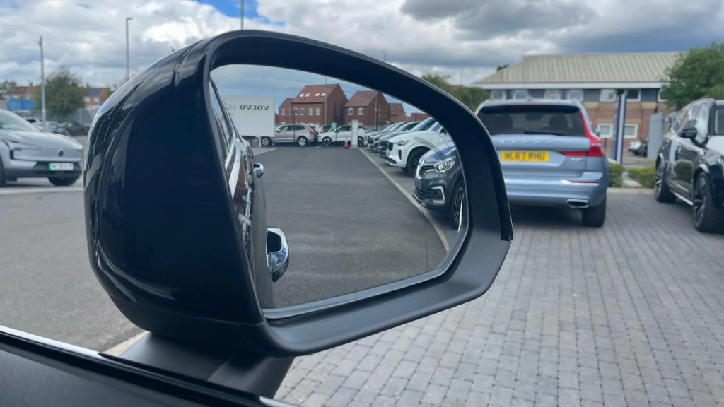 Volvo XC40 2.0 B3p Plus Dark  #32