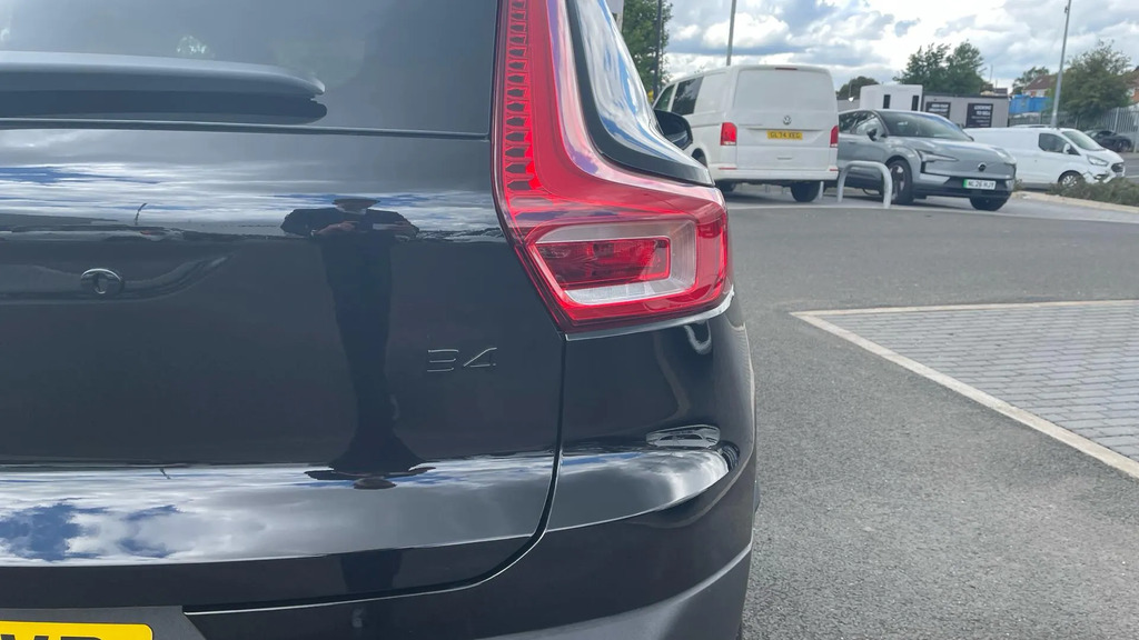 Volvo XC40 2.0 B3p Plus Dark  #39