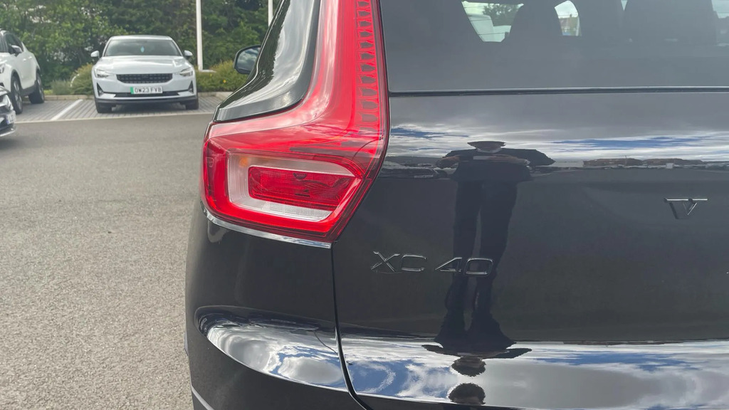 Volvo XC40 2.0 B3p Plus Dark  #40