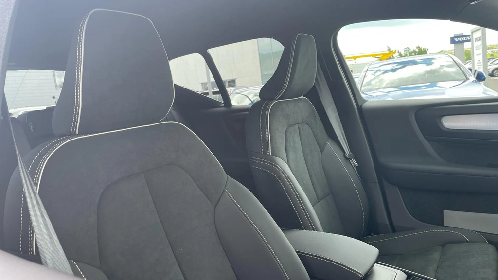 Volvo XC40 2.0 B4 Mhev Plus Black Edition Dct Euro 6 S  #4