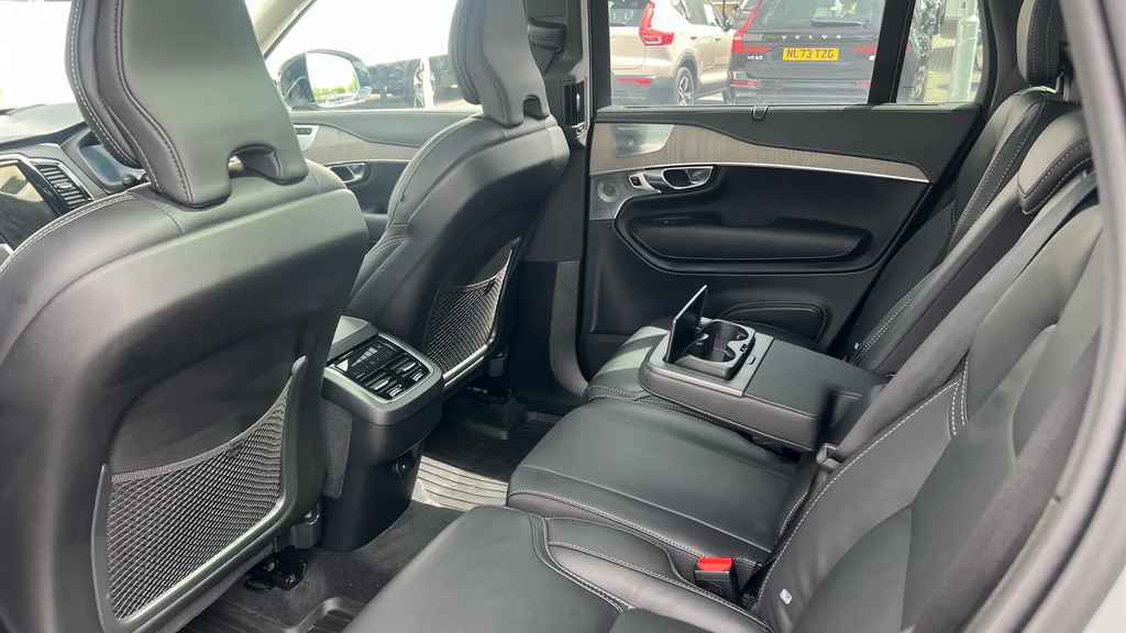 Volvo XC90 B5 Plus Dark Blue #32