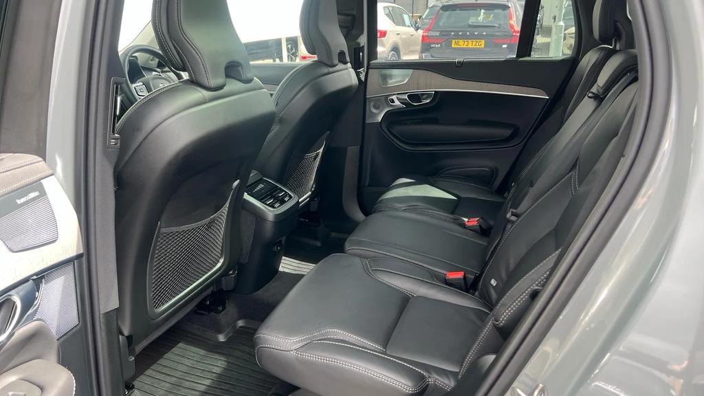 Volvo XC90 B5 Plus Dark Blue #31