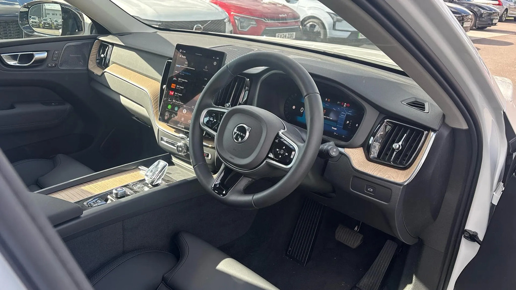 Volvo XC60 2.0 B5 Mhev Plus Pro Awd Euro 6 Ss  #4