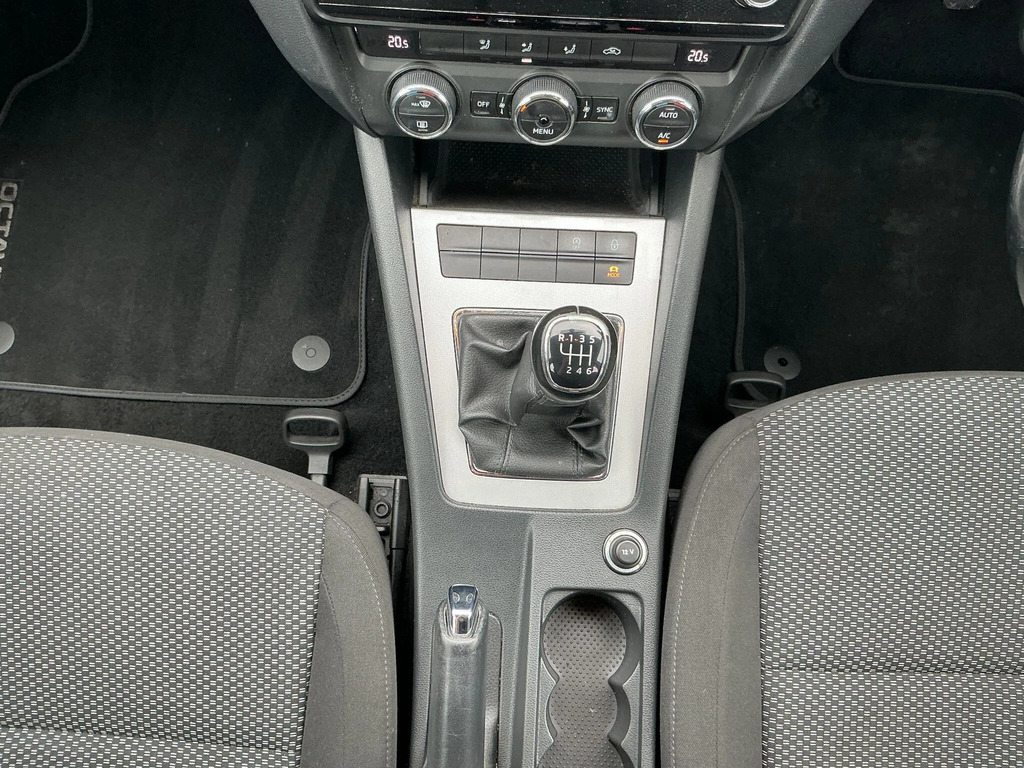 Skoda Octavia Silver #16