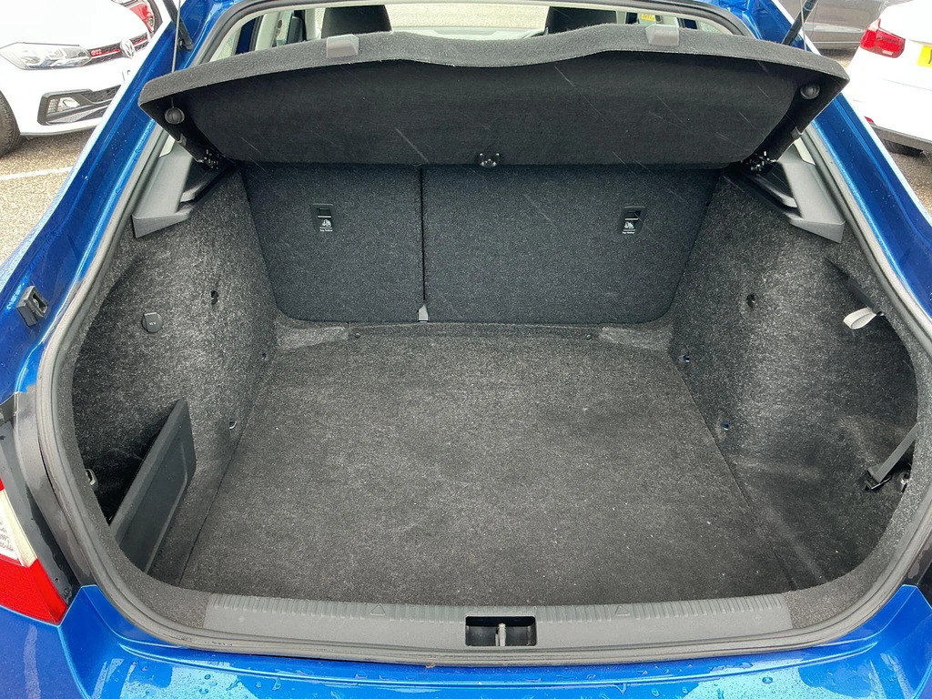 Skoda Octavia Silver #10