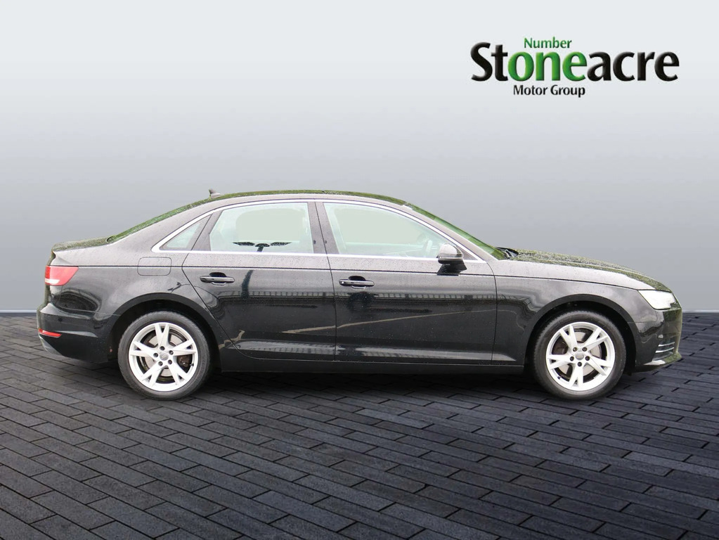 Audi A4 1.4T Fsi Sport Black #2