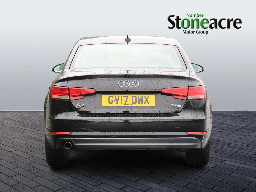 Audi A4 1.4T Fsi Sport Black #4