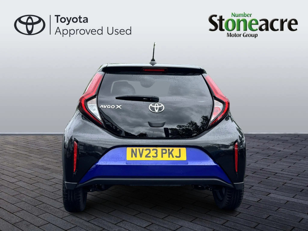 Toyota Aygo X 1.0 Vvt-i Pure White #4