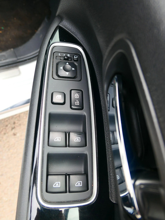 Mitsubishi Outlander Dynamic Gold #12