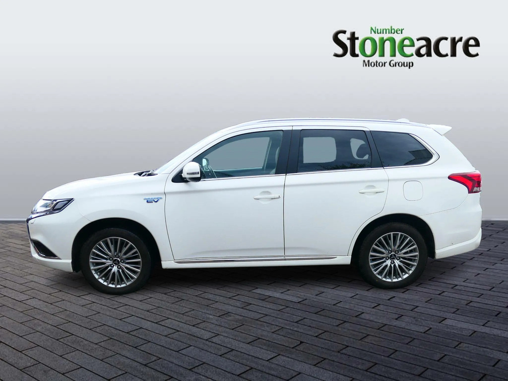 Mitsubishi Outlander 2.4H Twinmotor 13.8Kwh Dynamic Suv Plug White #3