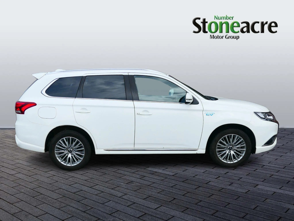Mitsubishi Outlander Dynamic Gold #8