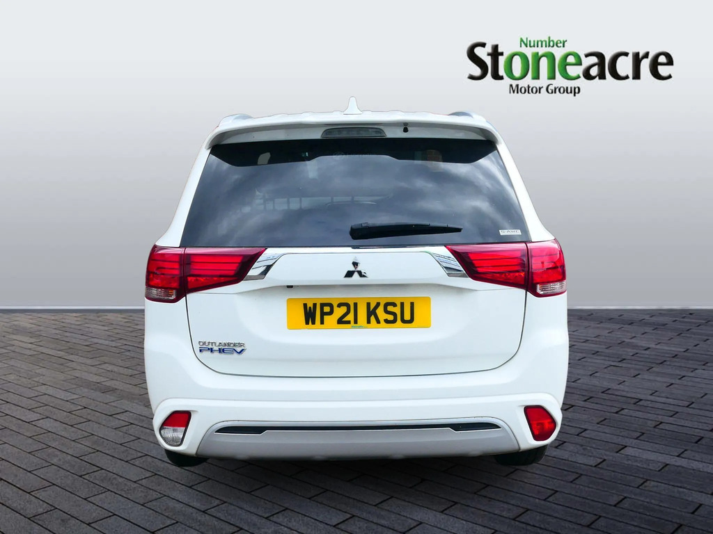 Mitsubishi Outlander 2.4H Twinmotor 13.8Kwh Dynamic Suv Plug White #6