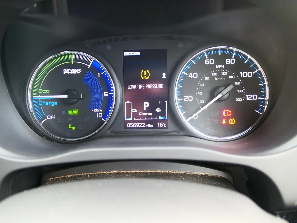 Mitsubishi Outlander Dynamic Gold #20