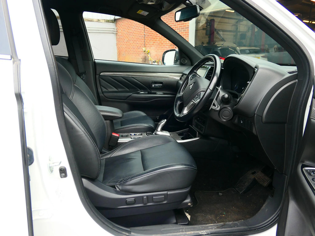 Mitsubishi Outlander Dynamic Gold #11