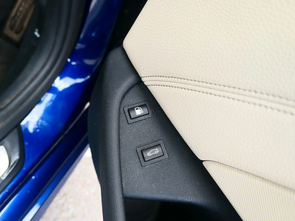 BMW 5 Series Saloon Grey #11