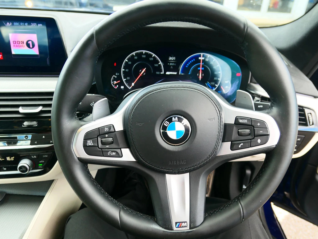 BMW 5 Series Saloon Grey #30