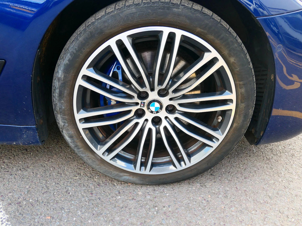 BMW 5 Series Saloon Grey #20