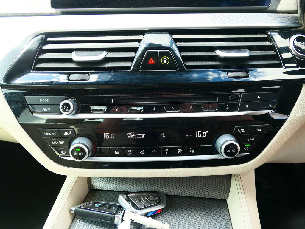 BMW 5 Series Saloon Grey #27